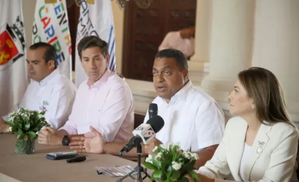 José P. Monegro, presidente del Comité Organizador, ofrece  detalles sobre proceso de montaje de los Juegos. Le acompaña, la alcaldesa Carolina Mejía, José Luis Montero y Fernando Queipo.