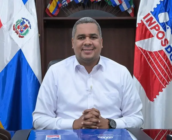 Erick Guzmán, director general  Instituto Postal Dominicano