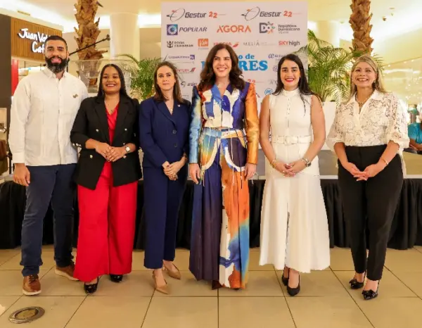 Kelvin Santelises, Rosa González, Alicia Figueroa, Theresa Sullivan, Cesarina Beauchamp y  Ana Adela Vásquez.
