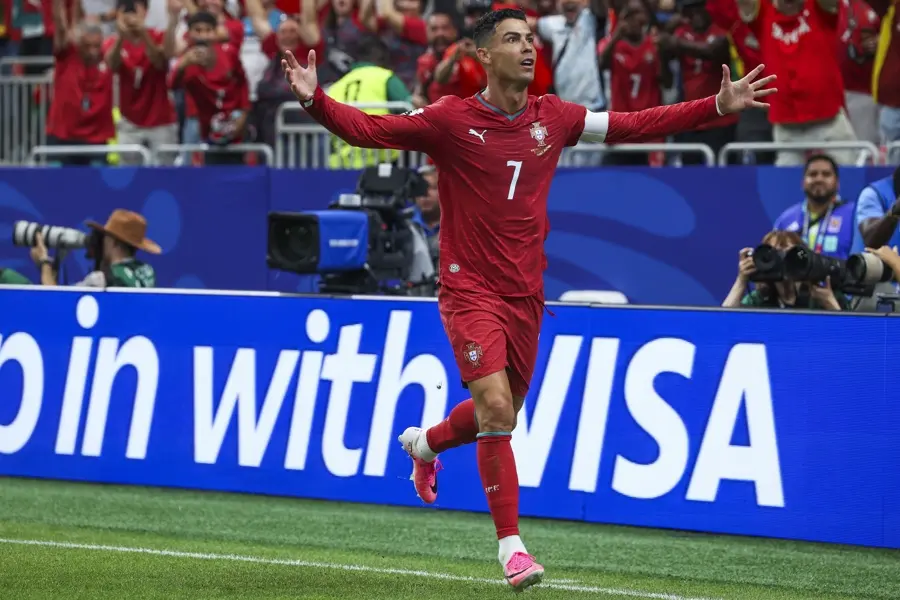 Cristiano Ronaldo se suma a la fiesta en día de clasificación de Colombia y eliminación de Panamá