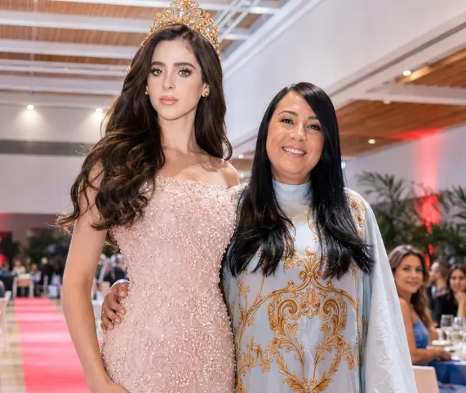 Fátima Bosch y Giannina Azar.