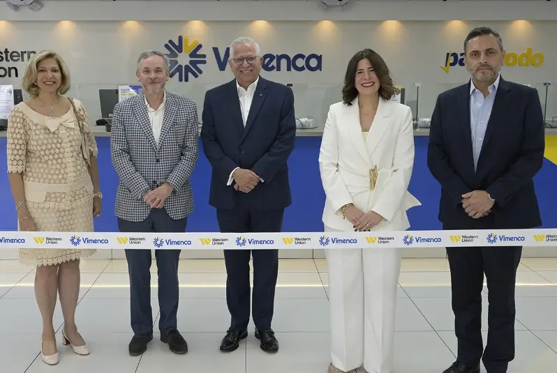Giselle Méndez Saba, Devin McGranahan, Víctor Virgilio Méndez Saba, Giselle Méndez Sued y Mauricio García.