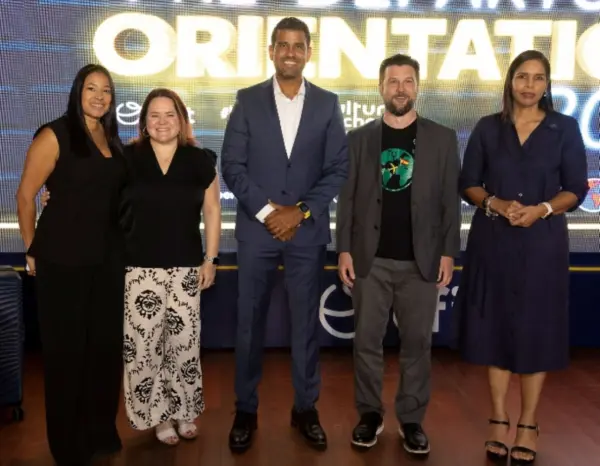 Marlenny Peña, Crystal Bunts, Modesto Reyes, Jason Nusser y Adolfina Taveras.