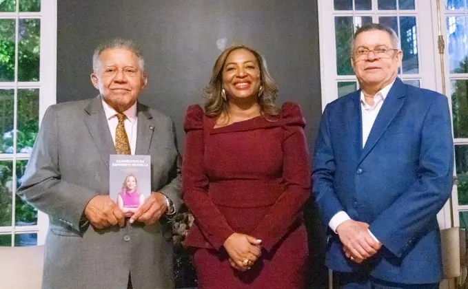 Embajador Juan Bolívar Díaz, Irene Morillo y Juan Roberto Rodríguez Hernández