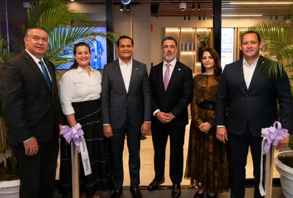 Simón Genao, Catherine Espaillat, Juan Padilla, Fabio Báez, Patricia Díaz y Roque del Giudice.