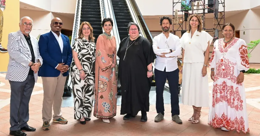 Representantes de la entidad durante la inauguración.