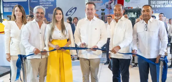La feria, organizada por José Veras & Asociados, reunió  a más de 48 empresas expositoras y 16 firmas internacionales.