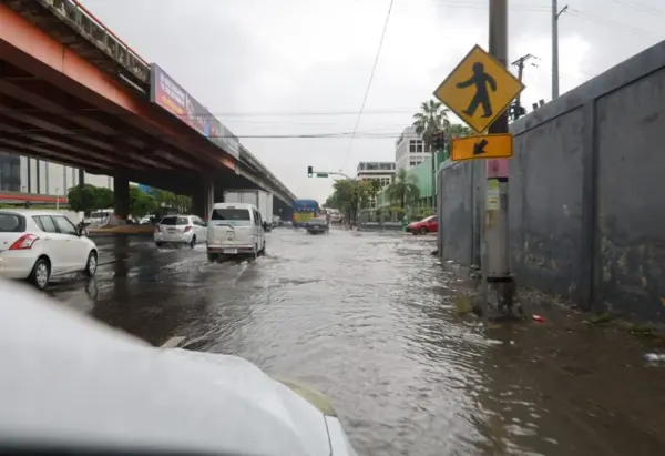 Lluvias causan estragos en el Distrito Nacional y mantienen 22 provincias en alerta