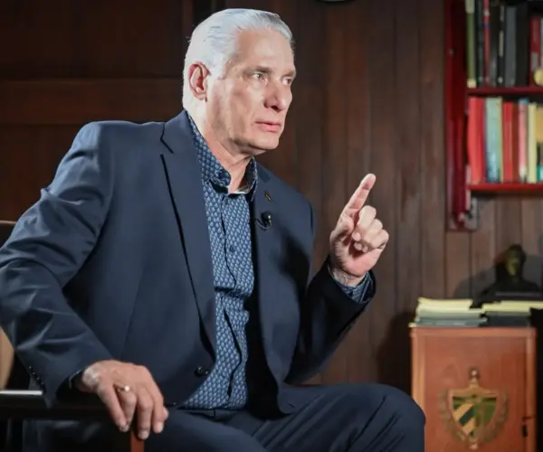 Díaz-Canel fue entrevistado en la sede del Gobierno cubano por Roberto Cavada para el Grupo de Comunicaciones Corripio.