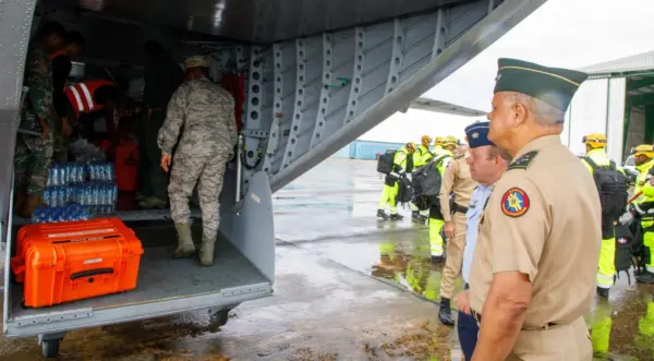 Ayer en la mañana se enviaron  equipos especializados de búsqueda, rescate y atención de emergencias de  las  Fuerzas Armadas. efe