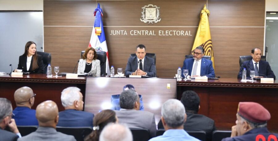 La promoción política anticipada continúa mientras el órgano electoral limita su respuesta a llamados de atención.