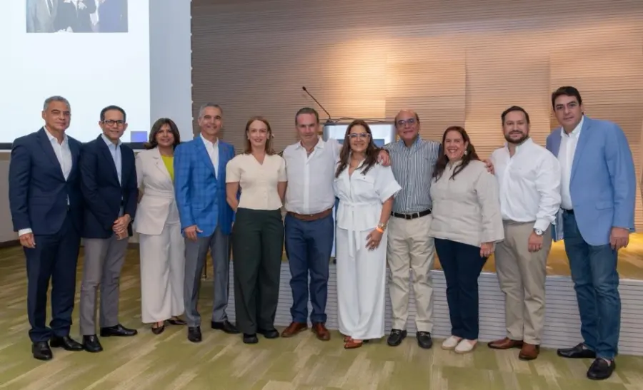 Ejecutivos de las entidades durante el curso.