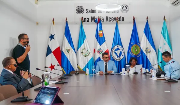 Las decisiones del Parlacén, que tiene su sede en Guatemala, no son de carácter vinculante.