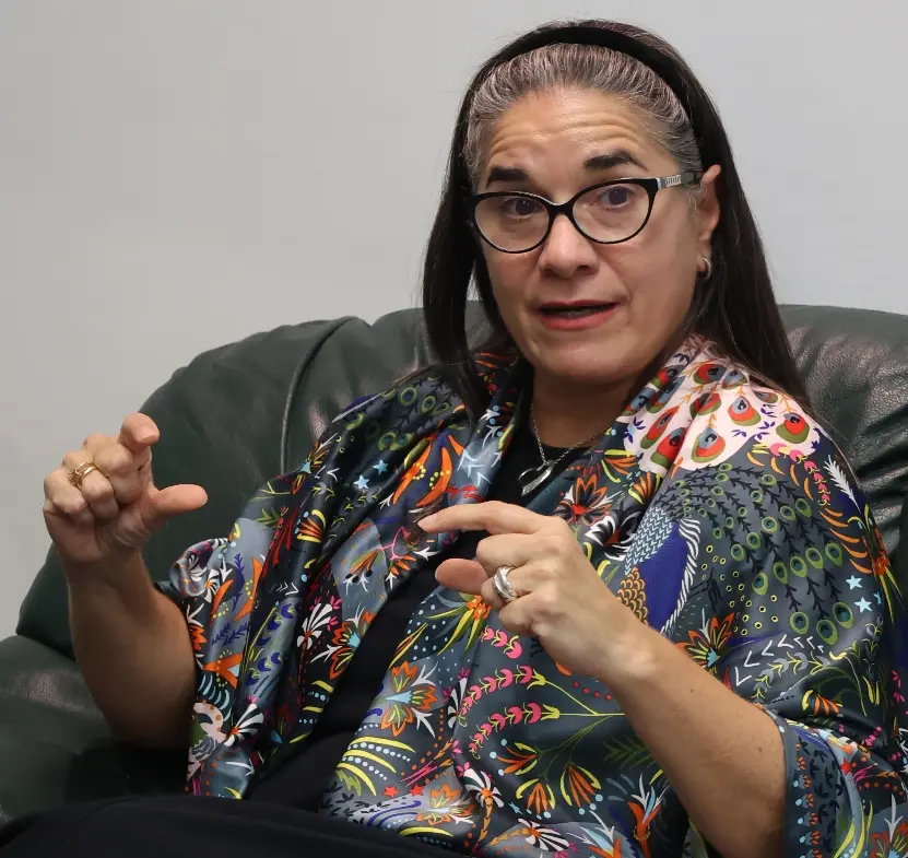 Ana María Díaz en    una visita al director de EL DÍA. Chaimy Soriano