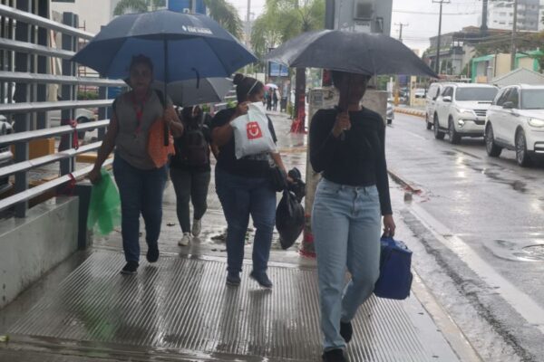 Lluvias causan estragos en el Distrito Nacional y mantienen 22 provincias en alerta