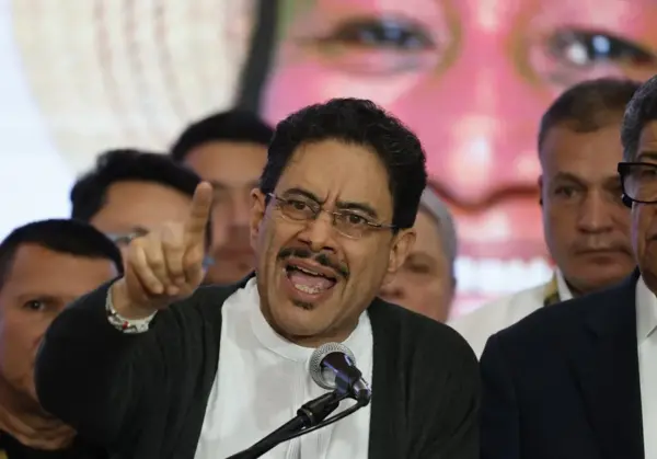 El candidato colombiano Iván Cepeda, del partido izquierdista Pacto Histórico, durante una rueda de prensa en Bogotá (Colombia)