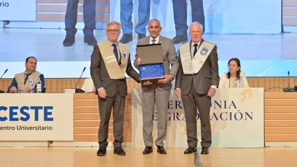 El Centro Universitario CESTE de Zaragoza, España, reconoció al presidente de la Dirección Nacional de Control de Drogas (DNCD)