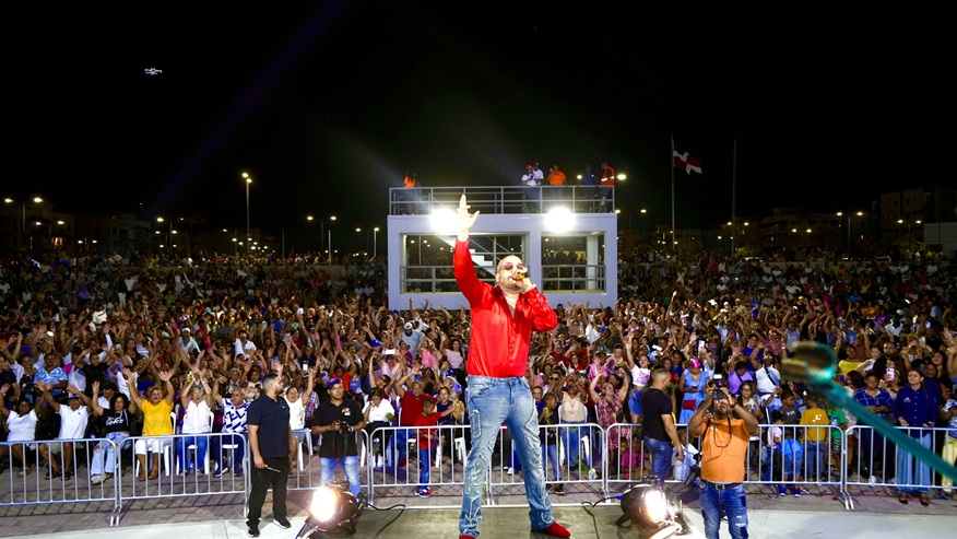 Anfiteatro La Gaviota de Ciudad Juan Bosch reabre con un concierto multitudinario
