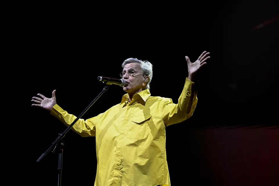 Caetano Veloso lo da todo a sus (casi) 84 años, pero el público español no reaccionó