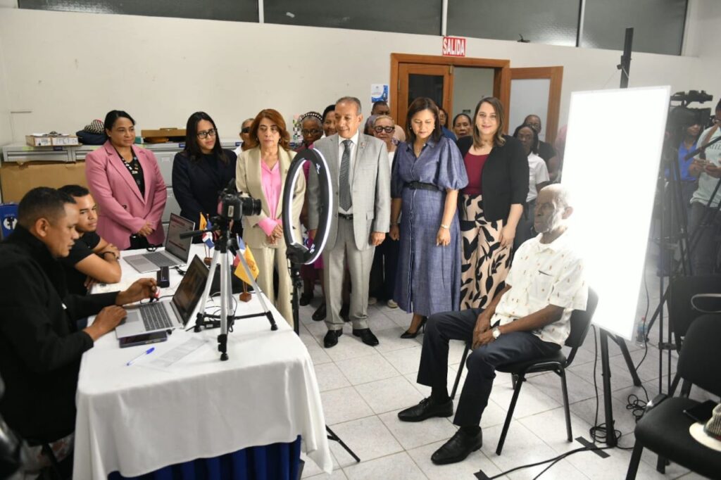 Junta Central Electoral y CONAPE inician jornada de cedulación para adultos mayores