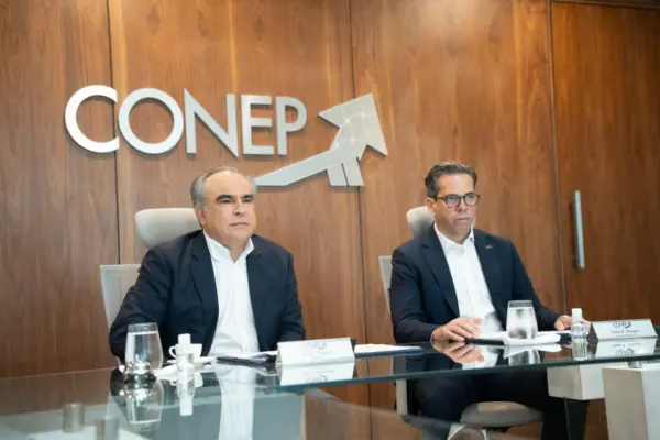Celso J. Marranzini, presidente del CONEP, y Cesar Dargam, vicepresidene ejecutivo (1)