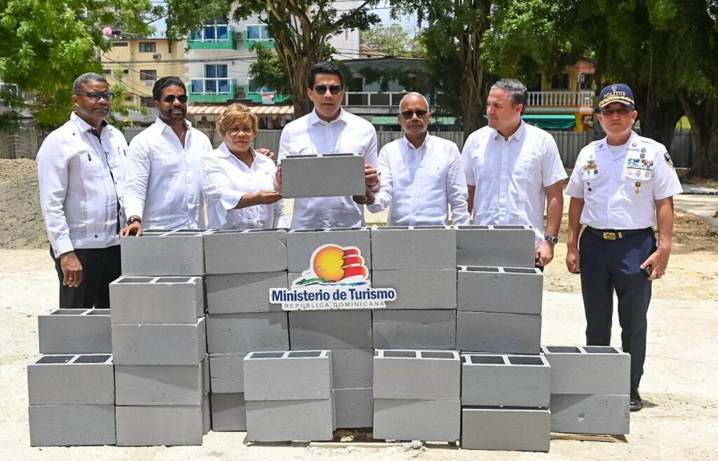 David Collado inicia transformación de Boca Chica con inversión superior a RD$414 millones