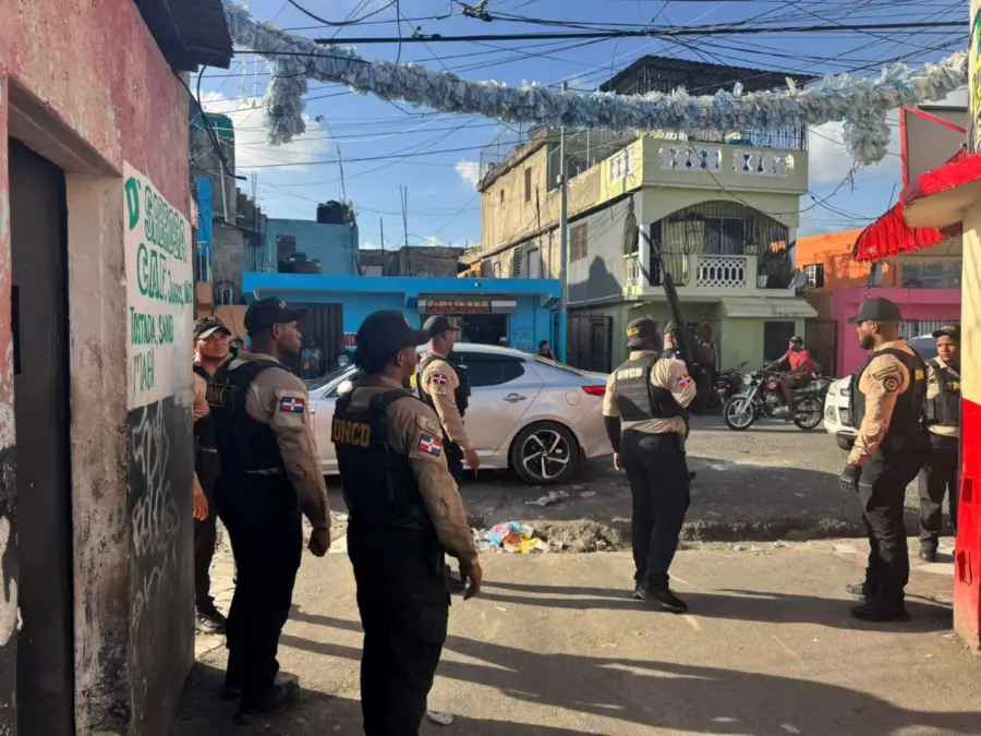 DNCD durante operativos en barrios del Distrito Nacional