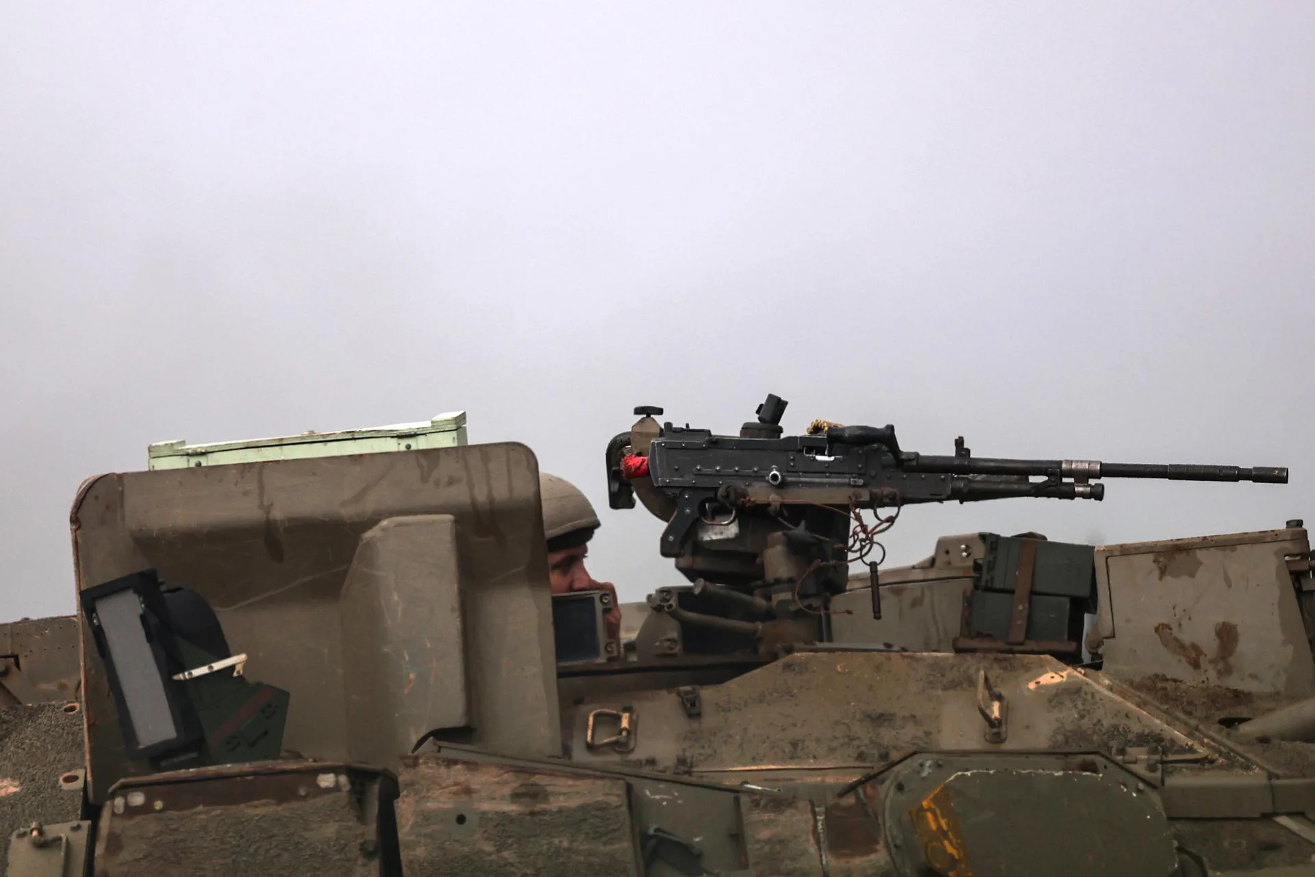El Ejército de Israel aprueba mantener sus operaciones en el sur libanés dos días después de la firma del acuerdo