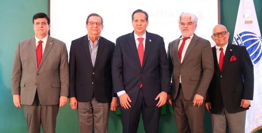 En el acto por el Día Mundial del Donante de Sangre se celebró en la Unphu, las autoridades llamaron a la población a ser donantes voluntarios.