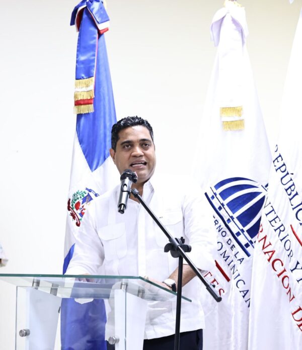 El ministro de Deportes, Kelvin Cruz