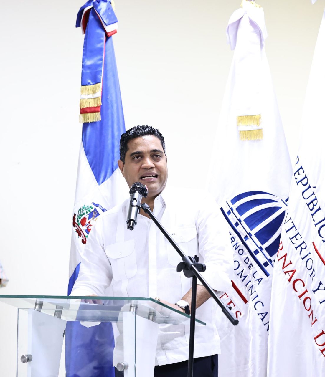 Ministro de Deportes gestiona con Presidente Abinader retorno de atletas varados en Venezuela