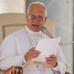 El papa critica la “lógica del interés y del lucro” en encuentro con miles de voluntarios