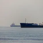 El tráfico en el estrecho de Ormuz repuntó hasta los 25 buques el jueves tras la tregua