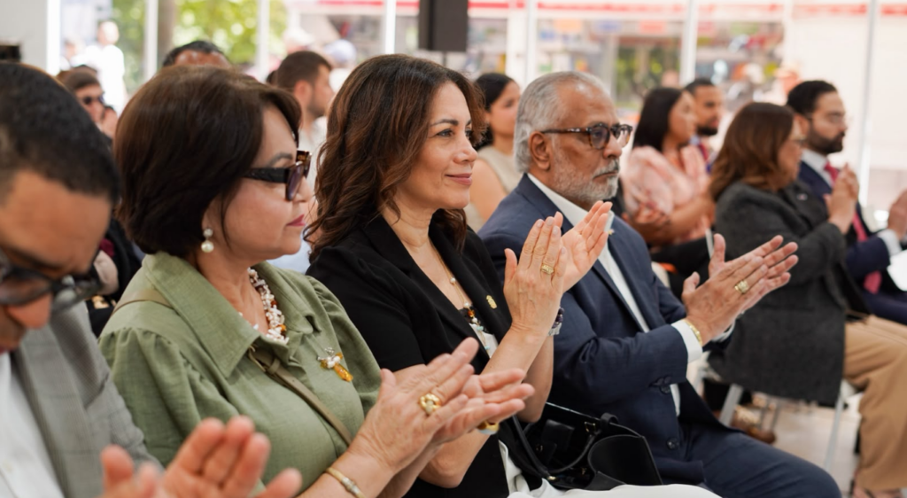 Embajada dominicana culmina su participación en la Feria del Libro de Madrid con panel sobre la literatura del siglo XX