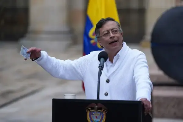 Gustavo Petro, presidente de Colombia, viaja a Venezuela.