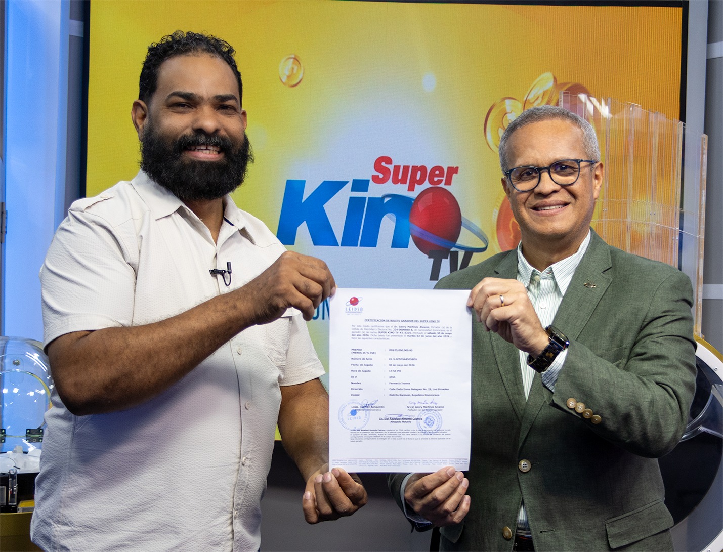 LEIDSA entrega certificado a ganador de 25 millones con el Súper Kino Tv