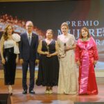 Jatnna Tavárez recibe máximo galardón del premio Mujeres que inspiran