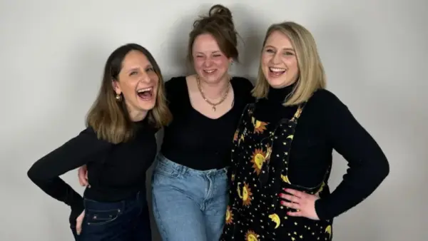 Natasha, Gemma y Helen dicen que son "inseparables" después de descubrir que son hermanas.