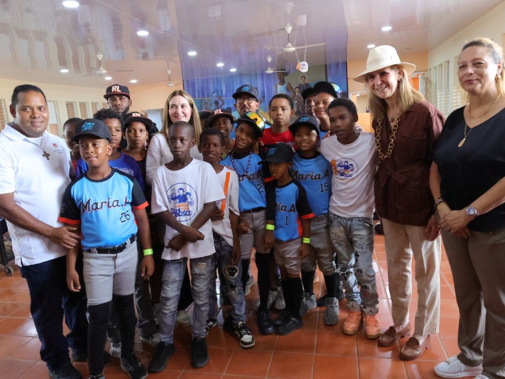 Niños participan en taller de educación vial de la Fundación MAPFRE en Canillitas con Don Bosco. /Foto: Eliezer Tapia.