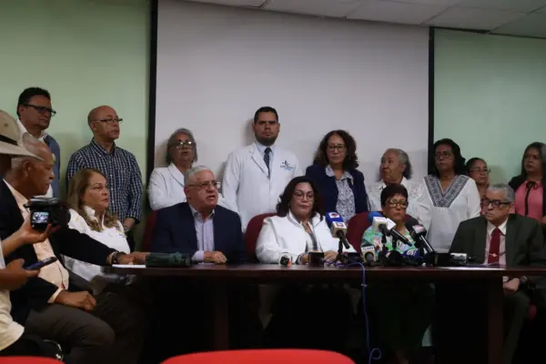 Pasados presidentes del CMD y otros colegiados, exigen se realice una auditoría externa para esclarecer supuestas irregularidades en el Instituto de Protección y Previsión Social del Médico. Guillermo Burgos.
