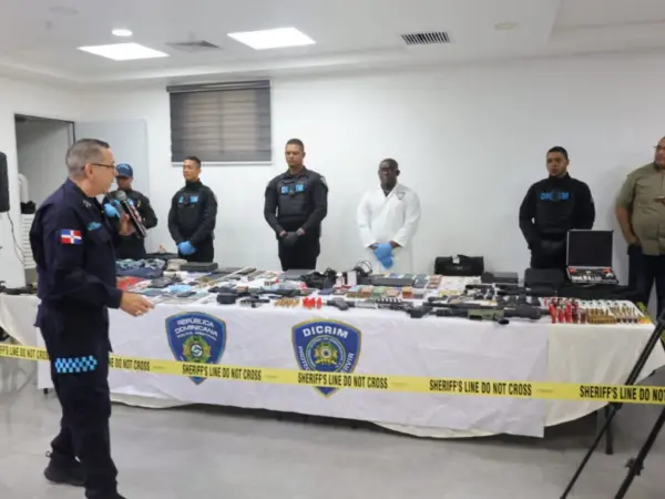 Policía-ARMAS