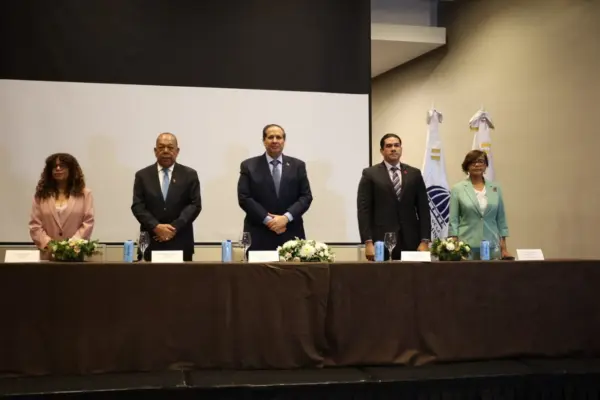 RD se prepara para asumir respuesta al VIH ante eventual salida de fondos internacionales. José de León.