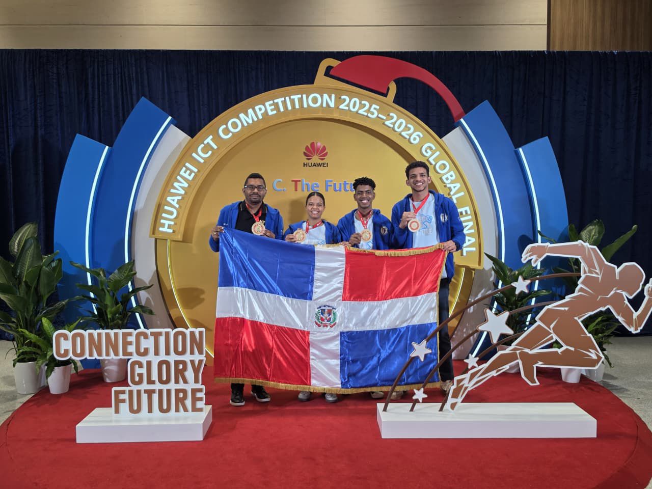 Estudiantes dominicanos ganan el Gran Premio en la final mundial de la Huawei en China