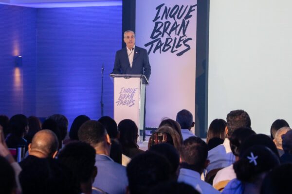 Inquebrantables presidente Luis Abinader juventud