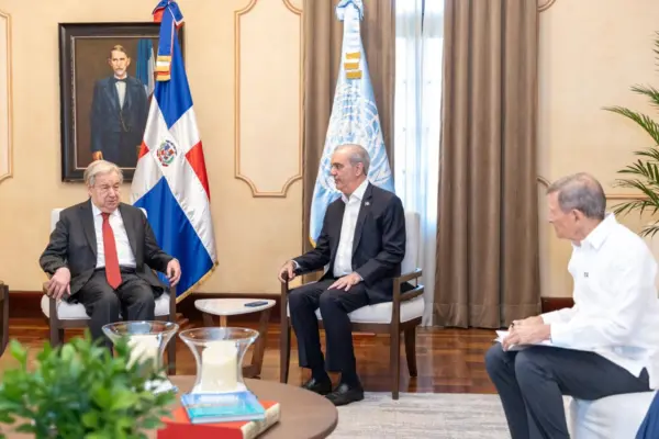 Antonio Guterres y Luis Abinader durante reunión en el Palacio Nacional