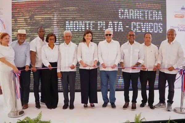La Vicepresidenta Raquel Peña en la entrega de Carreteras