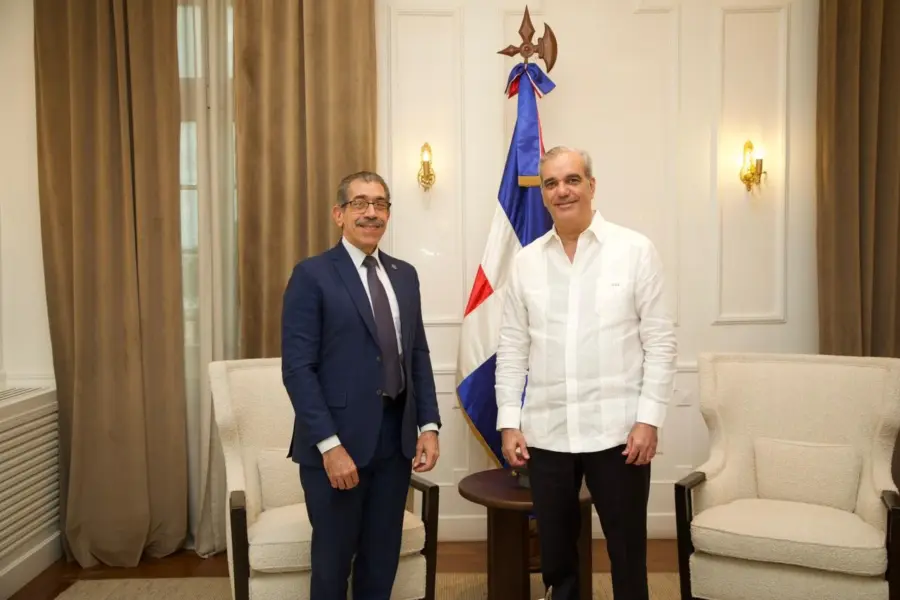 Asjana y el presidente Luis Abinader