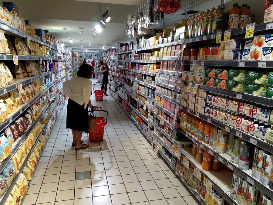 El consumo de bebidas azucaradas en la niñez eleva el riesgo de hipertensión en adultos