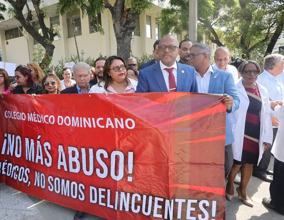 Colegio Médico somete acción de inconstitucionalidad contra artículos del Código Penal