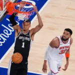 Wembanyama lleva a los Spurs a una victoria que reduce la ventaja de los Knicks en las Finales de la NBA a 2-1